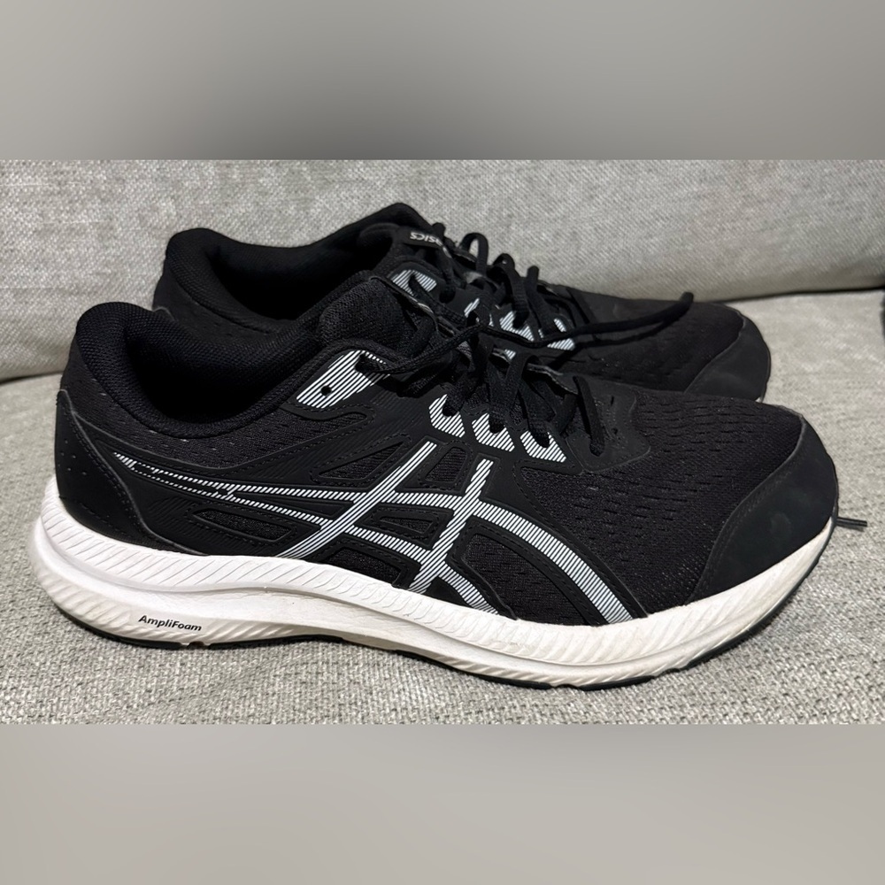 ASICS Men's Black and White Sneakers
